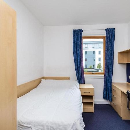 En Suite Rooms, Gillingham - Sk Luaran gambar