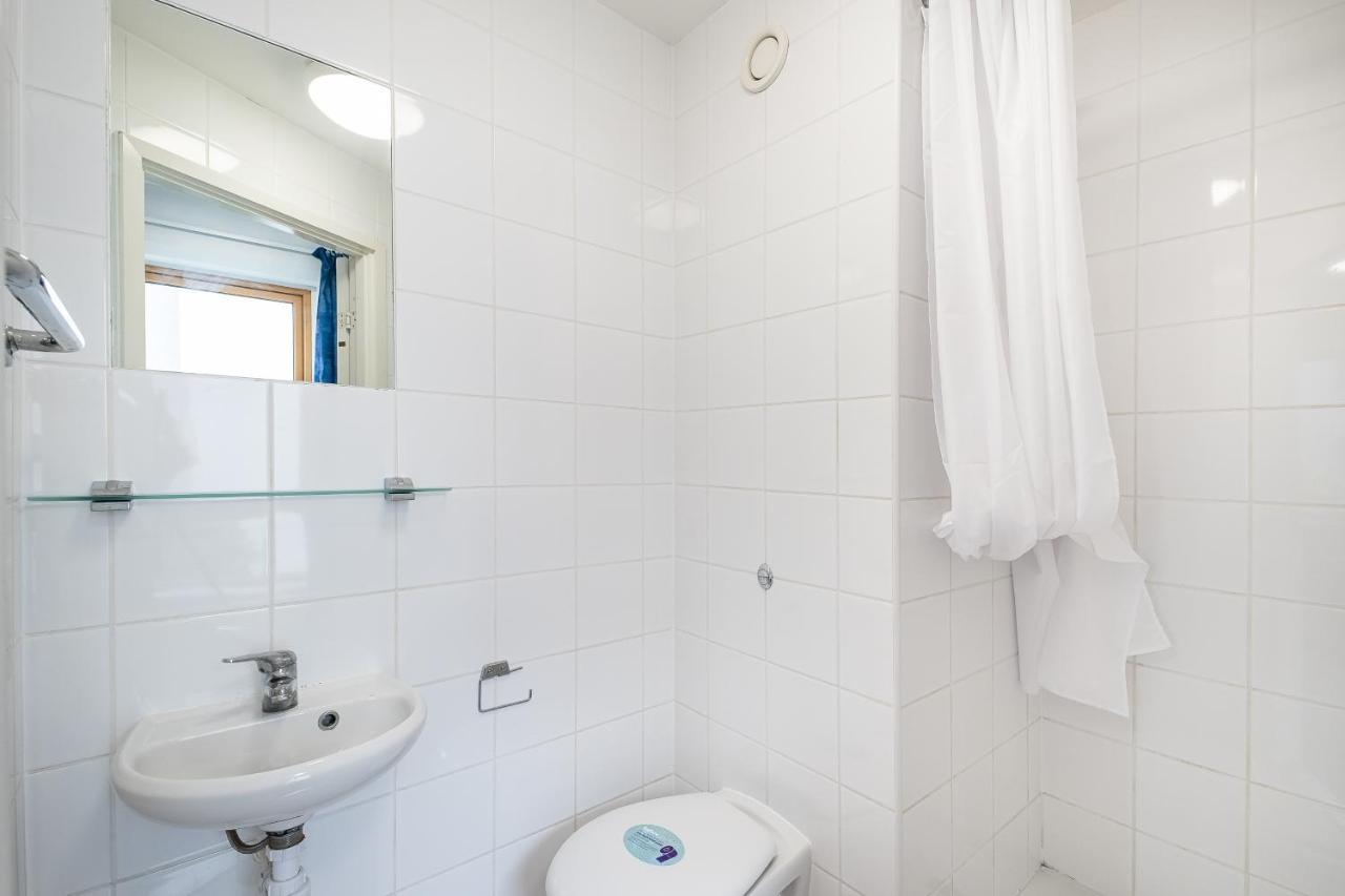 En Suite Rooms, Gillingham - Sk Luaran gambar