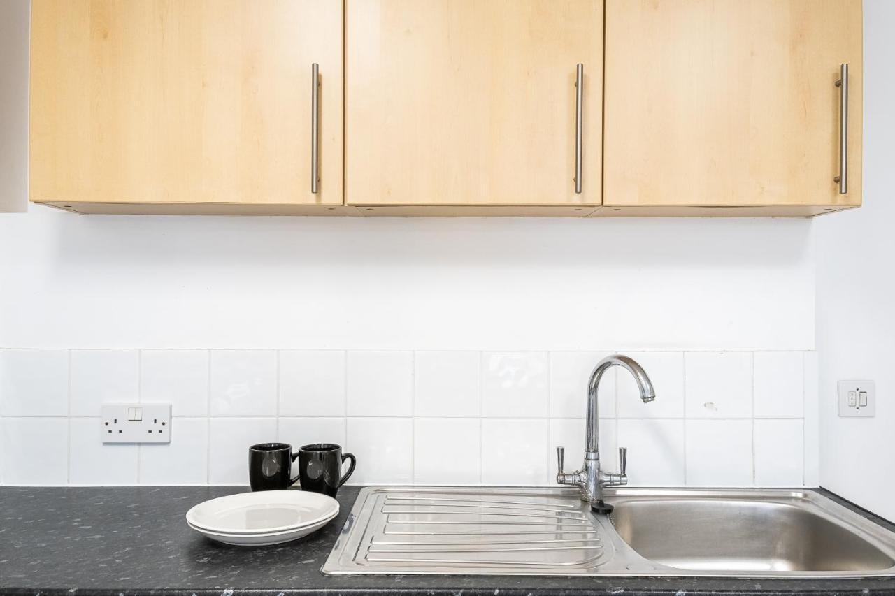 En Suite Rooms, Gillingham - Sk Luaran gambar