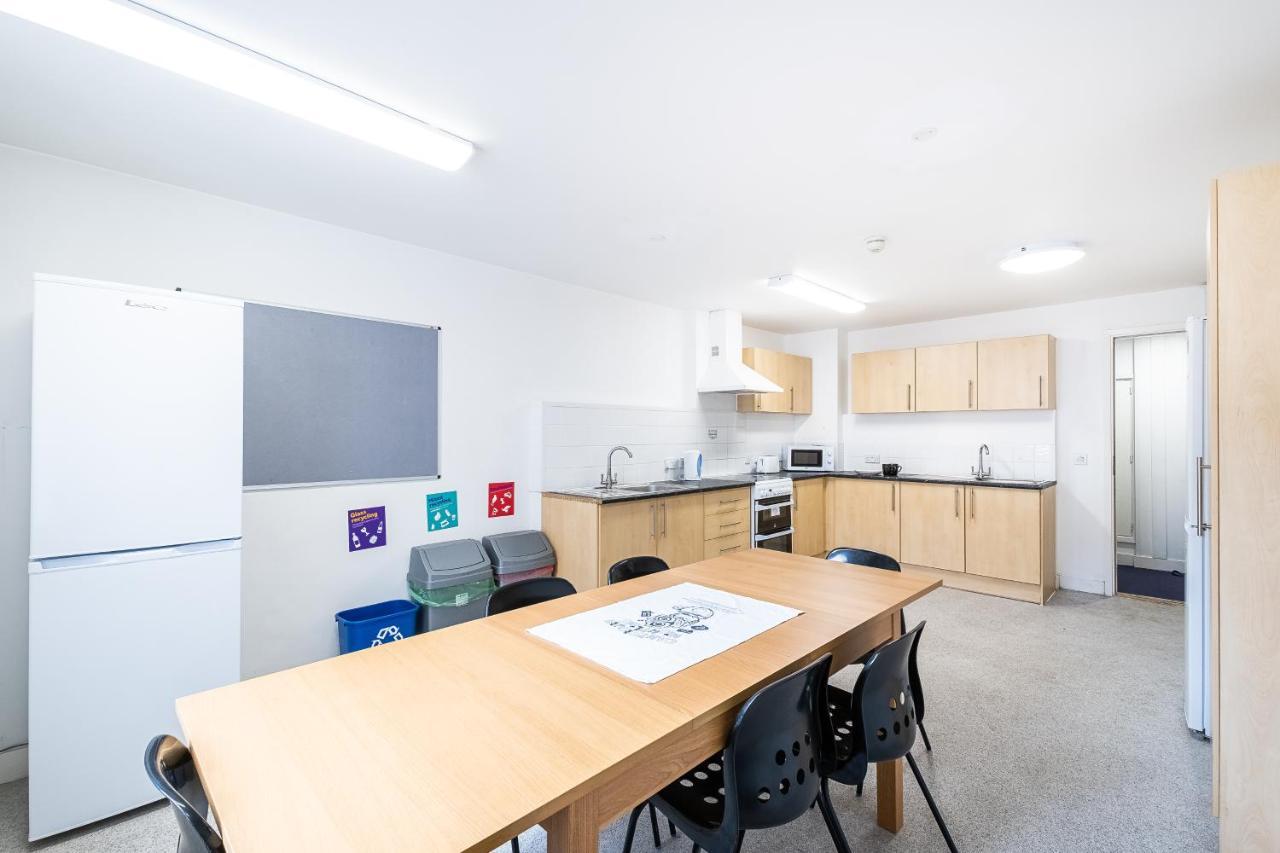 En Suite Rooms, Gillingham - Sk Luaran gambar